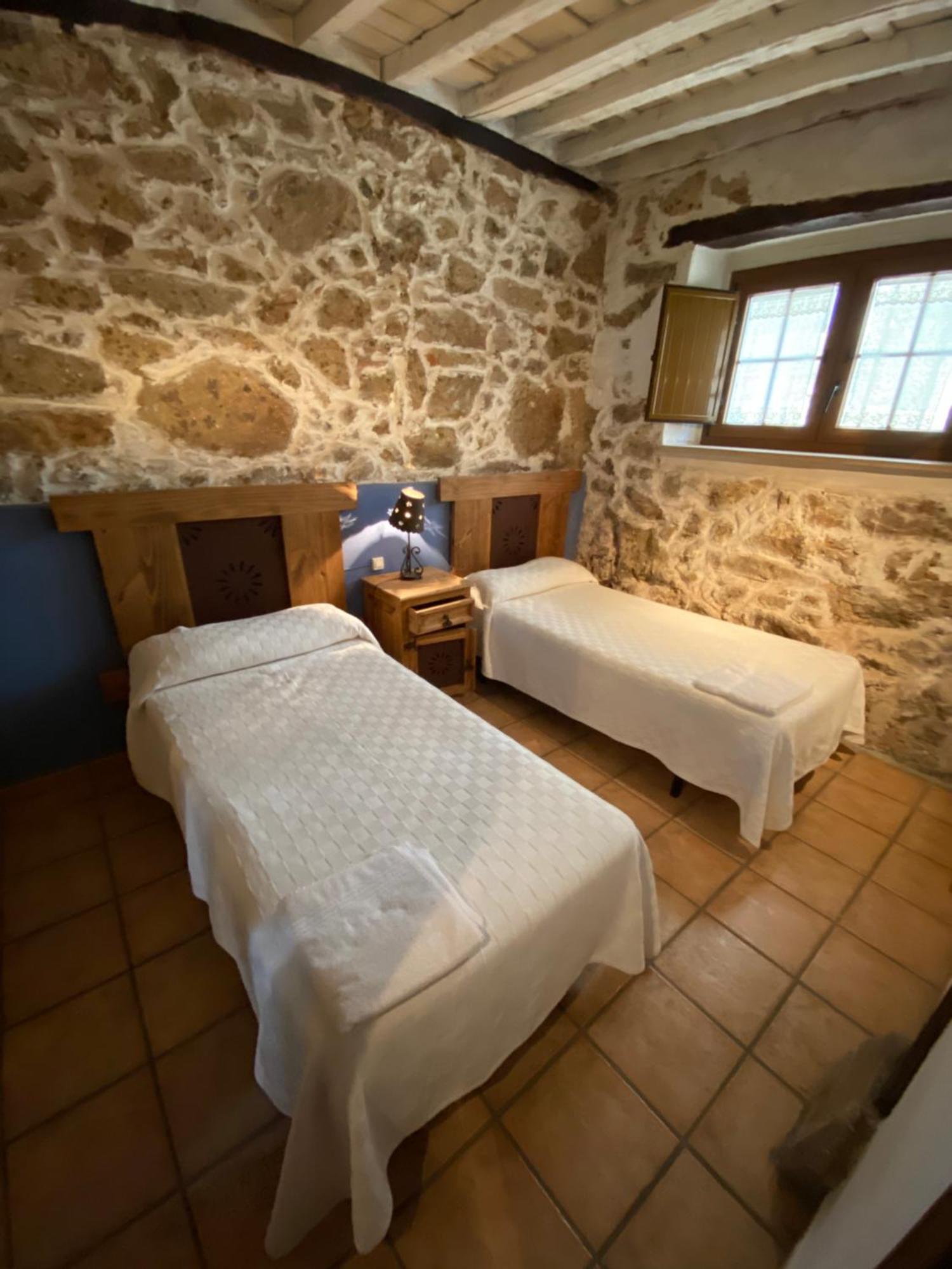 Apartamentos Rurales La Antigua Fonda كانديلاريو المظهر الخارجي الصورة