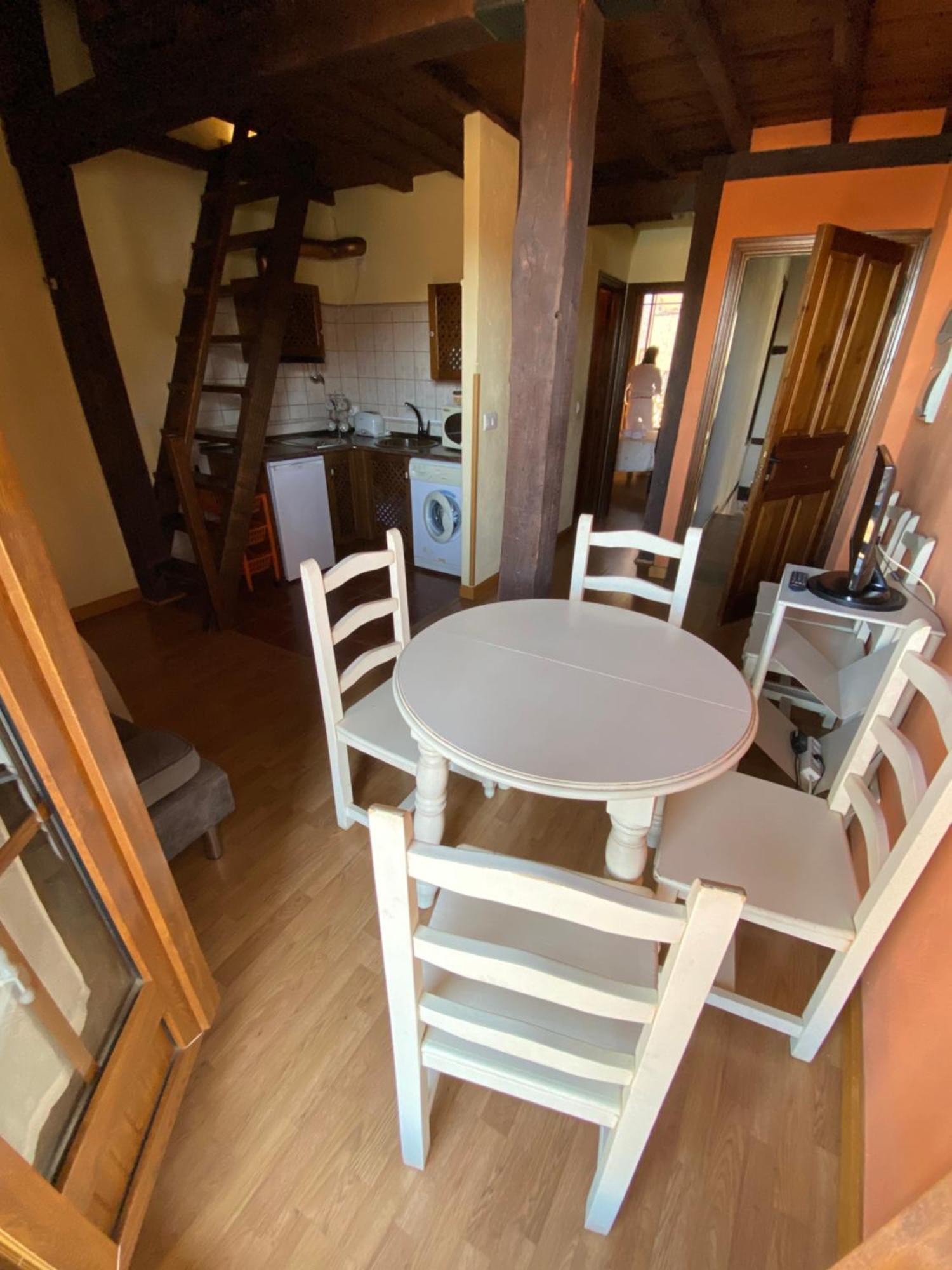 Apartamentos Rurales La Antigua Fonda كانديلاريو المظهر الخارجي الصورة