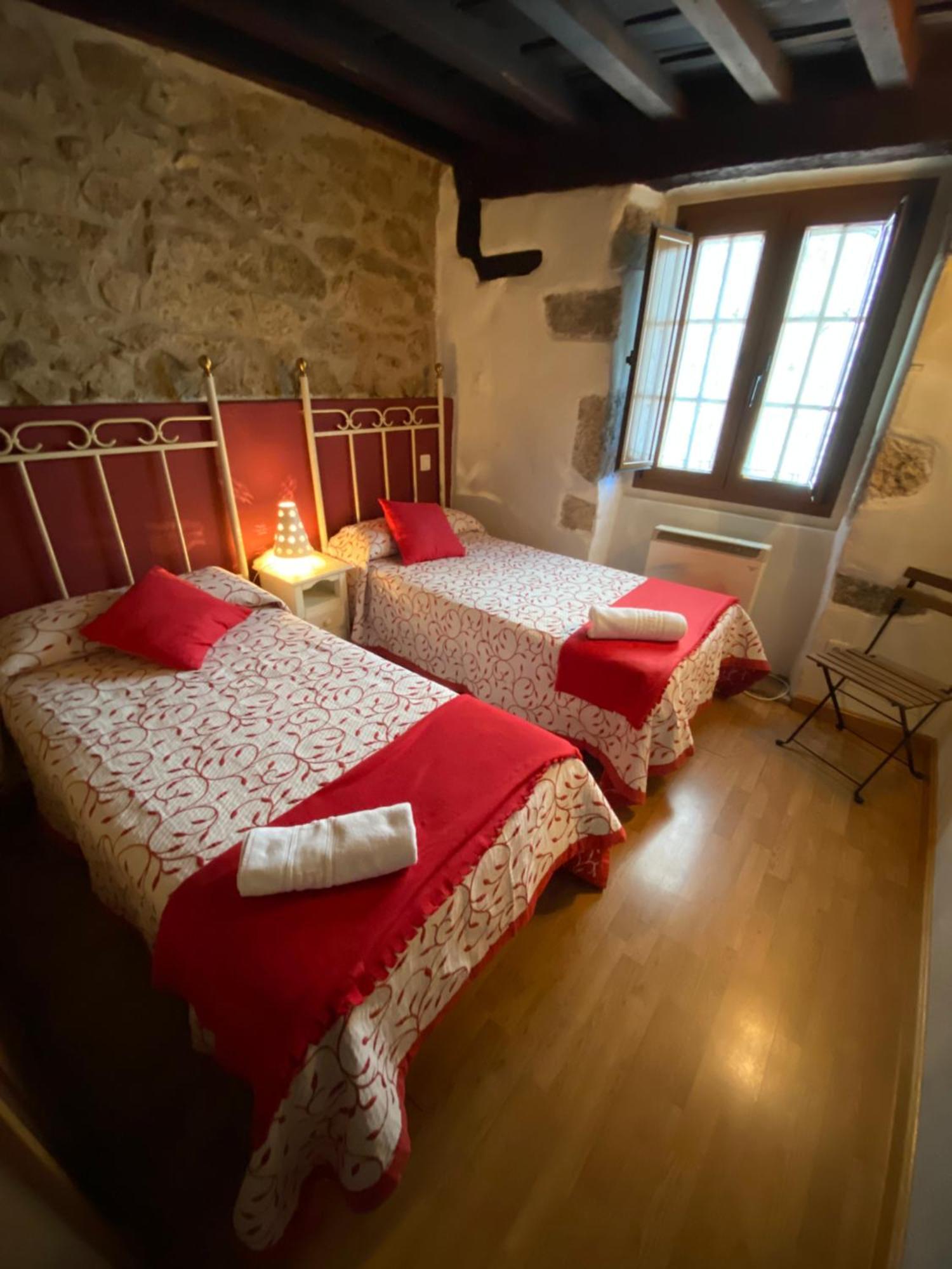 Apartamentos Rurales La Antigua Fonda كانديلاريو المظهر الخارجي الصورة