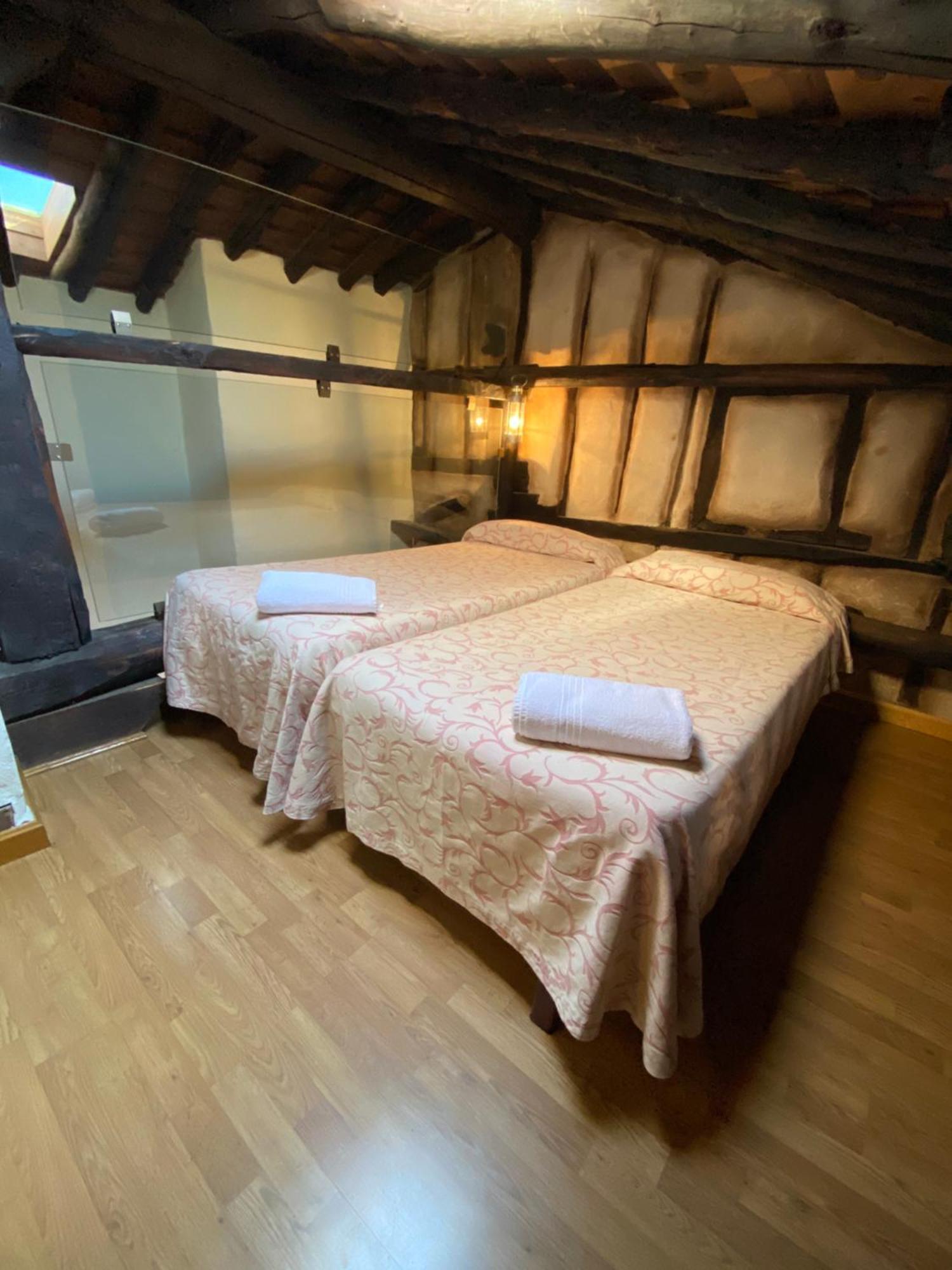 Apartamentos Rurales La Antigua Fonda كانديلاريو المظهر الخارجي الصورة